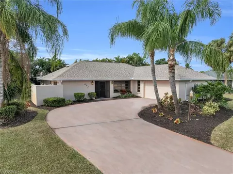 433 Golfview Dr, Naples, FL 34110 photo 2