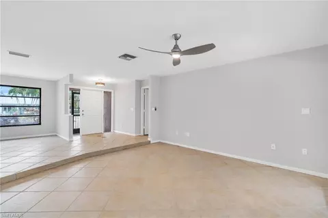 433 Golfview Dr, Naples, FL 34110 photo 5