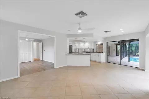433 Golfview Dr, Naples, FL 34110 photo 12