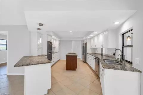 433 Golfview Dr, Naples, FL 34110 photo 17