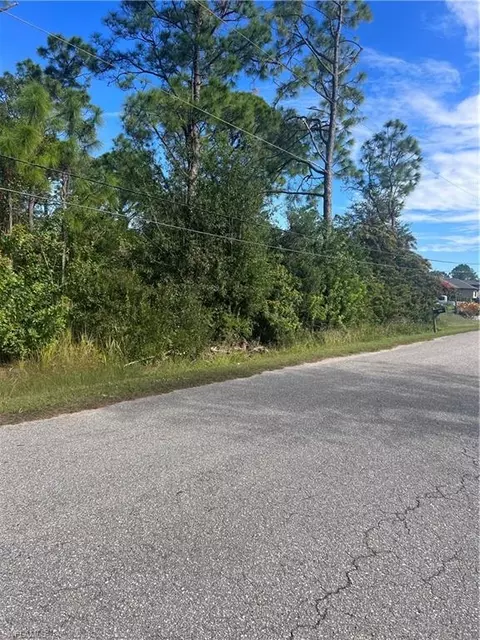 3224 30th St W, Lehigh Acres, FL 33971