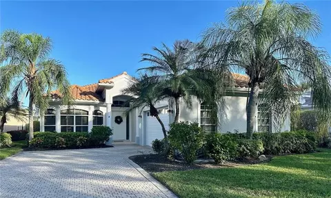 5210 Kensington High St, Naples, FL 34105
