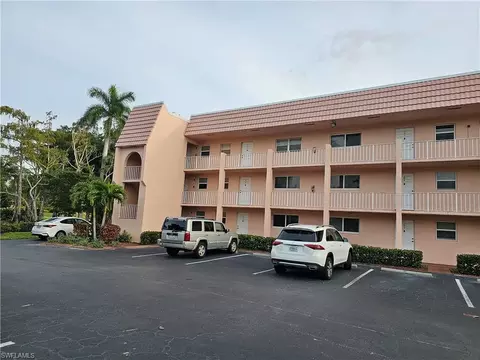 400 Forest Lakes Blvd #103, Naples, FL 34105