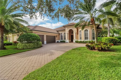 5839 Bromelia Ct, Naples, FL 34119