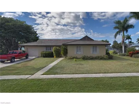 824 Buttonwood Ct, Marco Island, FL 34145
