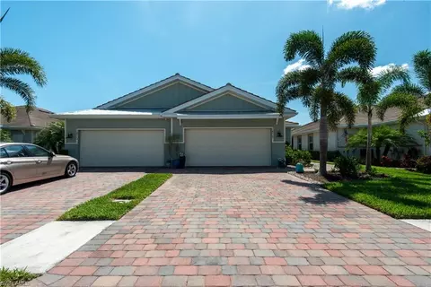 14719 Edgewater Cir, Naples, FL 34114