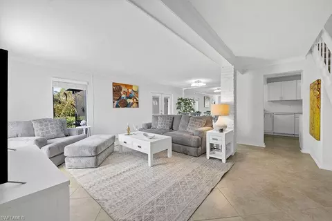925 Palm View Dr #F-122, Naples, FL 34110