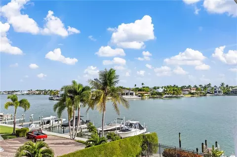 2900 Gulf Shore Blvd N #303, Naples, FL 34103