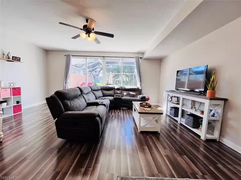 5321 Cove Cir #136, Naples, FL 34119