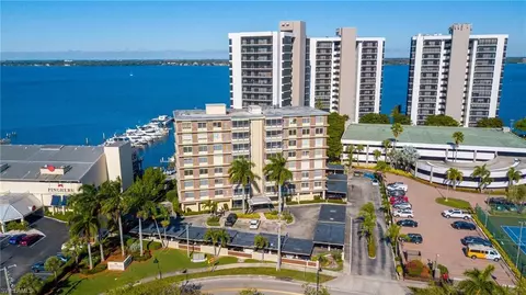 2350 W 1st St #705, Fort Myers, FL 33901