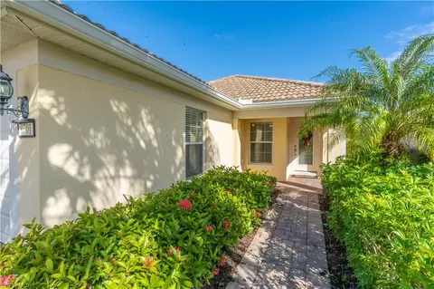 8701 Querce Ct, Naples, FL 34114 photo 4