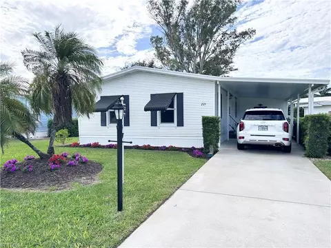 221 Belle Isle Ct, Naples, FL 34112