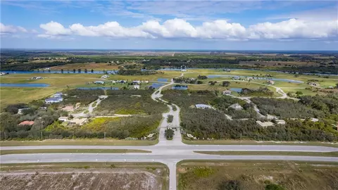 22700 Yellow Button Ln, Alva, FL 33920