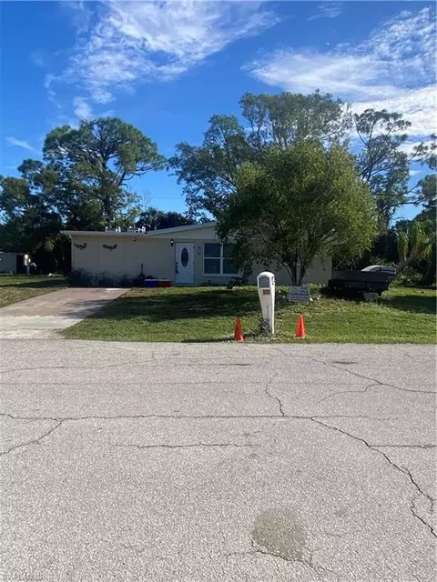 8314 Vernon Dr, Fort Myers, FL 33907