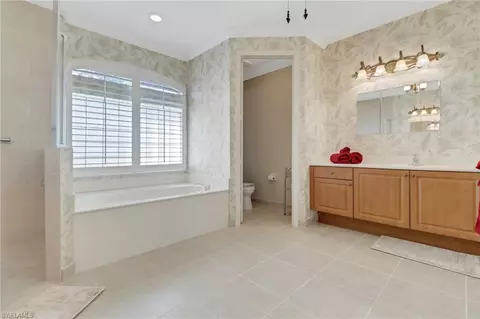 Bath - 20470 Foxworth Cir, Estero, FL 33928 photo 2 of 3