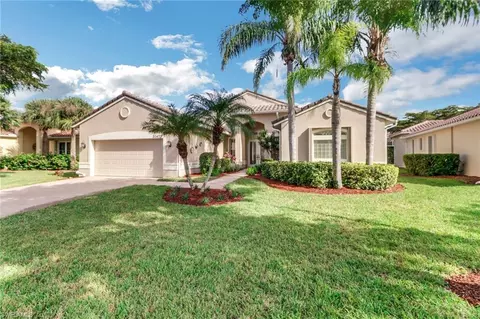 20470 Foxworth Cir, Estero, FL 33928