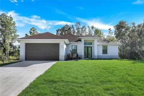3007 43rd St SW, Lehigh Acres, FL 33976
