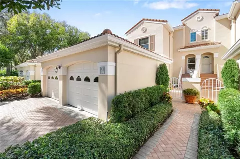 8325 Excalibur Cir #O4, Naples, FL 34108