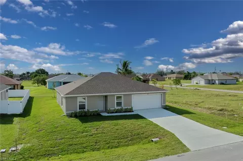 822 NE 10th Ter, Cape Coral, FL 33909