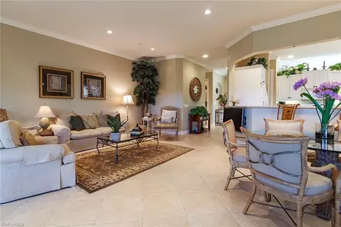 5009 Maxwell Cir #6-201, Naples, FL 34105
