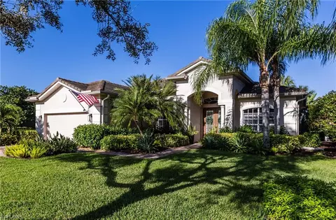 8951 Appaloosa Ct, Naples, FL 34113