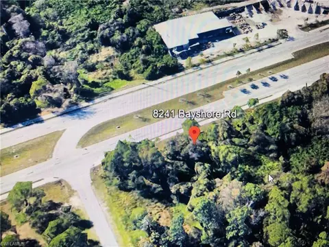 8241 Bayshore Rd, North Fort Myers, FL 33917