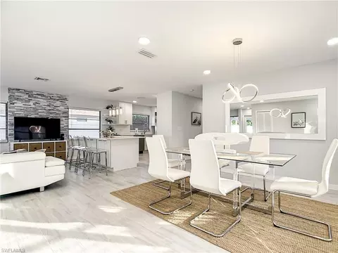 703 92nd Ave N, Naples, FL 34108