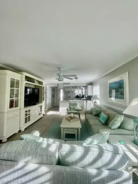37 High Point Cir E #201, Naples, FL 34103 photo 9