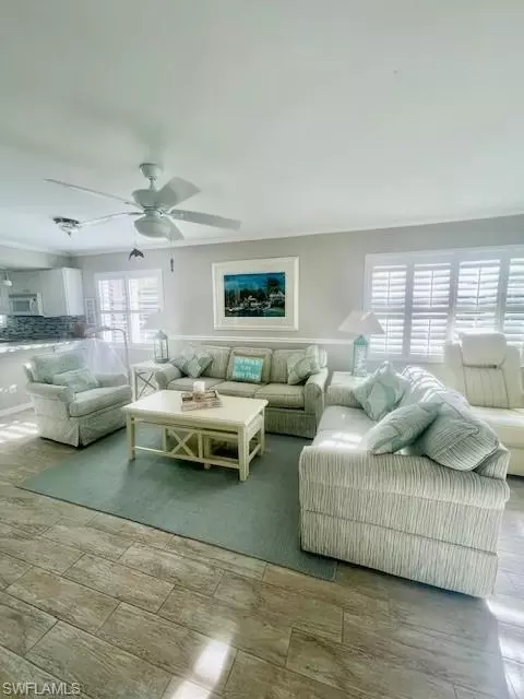 37 High Point Cir E #201, Naples, FL 34103 photo 11
