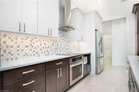 Kitchen - 853 Desoto Blvd S, Naples, FL 34117 photo 3 of 6