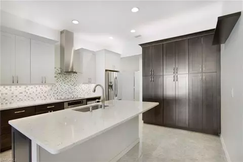 Kitchen - 853 Desoto Blvd S, Naples, FL 34117 photo 5 of 6