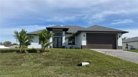 923 NE 2nd Ave, Cape Coral, FL 33909