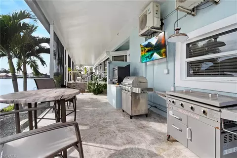 Exterior - 412 Luzon Ave, Naples, FL 34113 photo 7 of 11