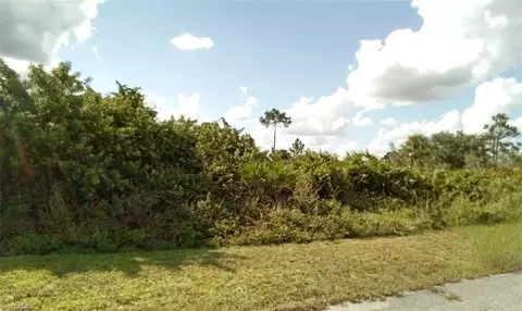 372 Cratsley Ave S, Lehigh Acres, FL 33974