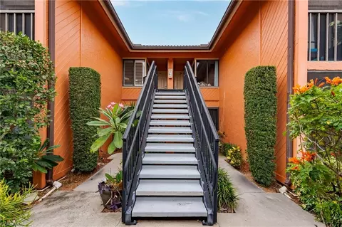 120 Cypress Way #B-6, Naples, FL 34110