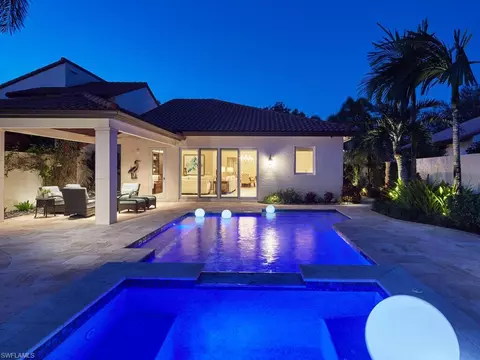 16 Las Brisas Way #17, Naples, FL 34108