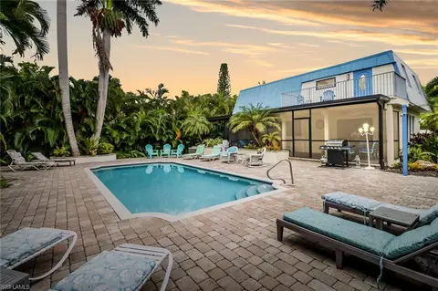 1147 Rainbow Dr, Naples, FL 34104
