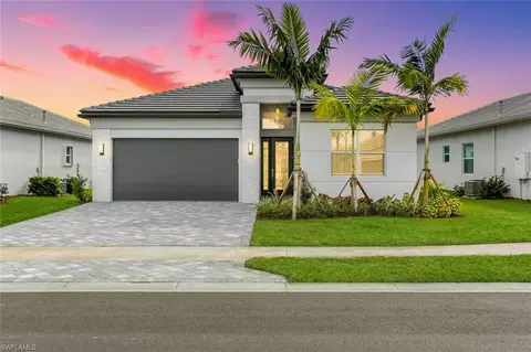 11481 Jacaranda Dr, Naples, FL 34120