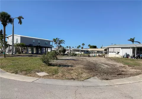 17660 Stevens Blvd, Fort Myers Beach, FL 33931