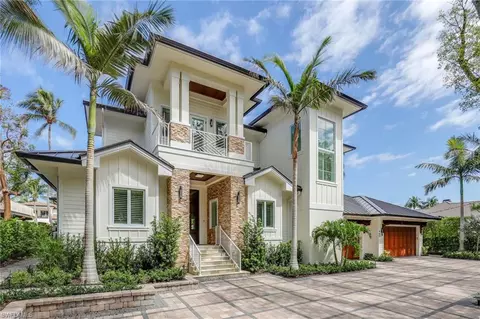 465 18th Ave S, Naples, FL 34102