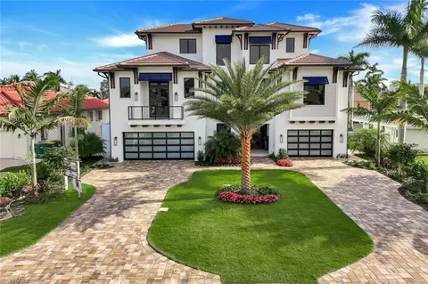 418 Heron Ave, Naples, FL 34108