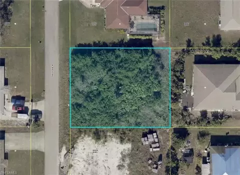 914 Sally Ave N, Lehigh Acres, FL 33971