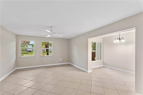 648 12th Ave S #648, Naples, FL 34102