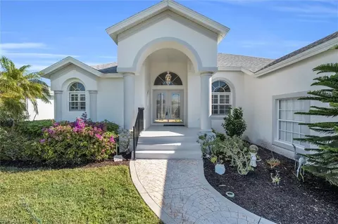 389 Ortega Ln, Marco Island, FL 34145