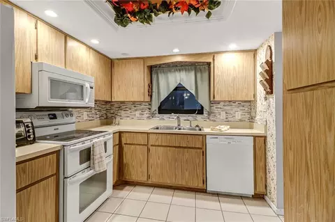 4967 Pepper Cir #E-204, Naples, FL 34113 photo 3