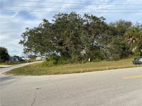 Inwood Rd, Labelle, FL 33935