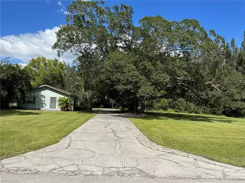 5379 Myrtle Ln, Naples, FL 34113 photo 2
