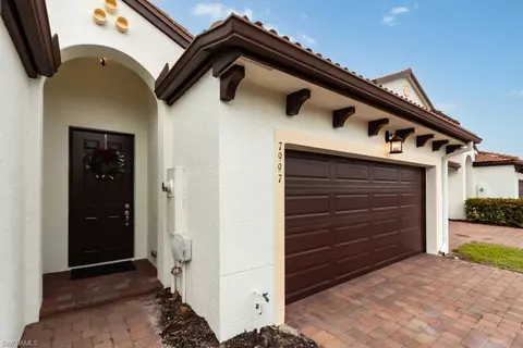 7997 Bristol Cir, Naples, FL 34120