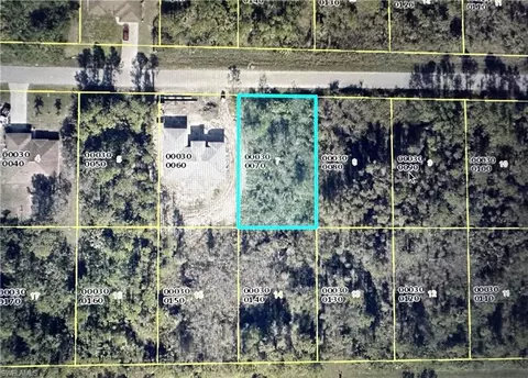 3307 35th St W, Lehigh Acres, FL 33971