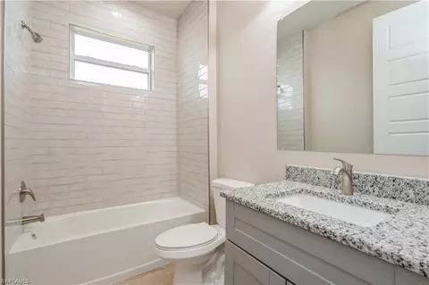 Bath - 107 Bethlehem Pl, Labelle, FL 33935 photo 3 of 3